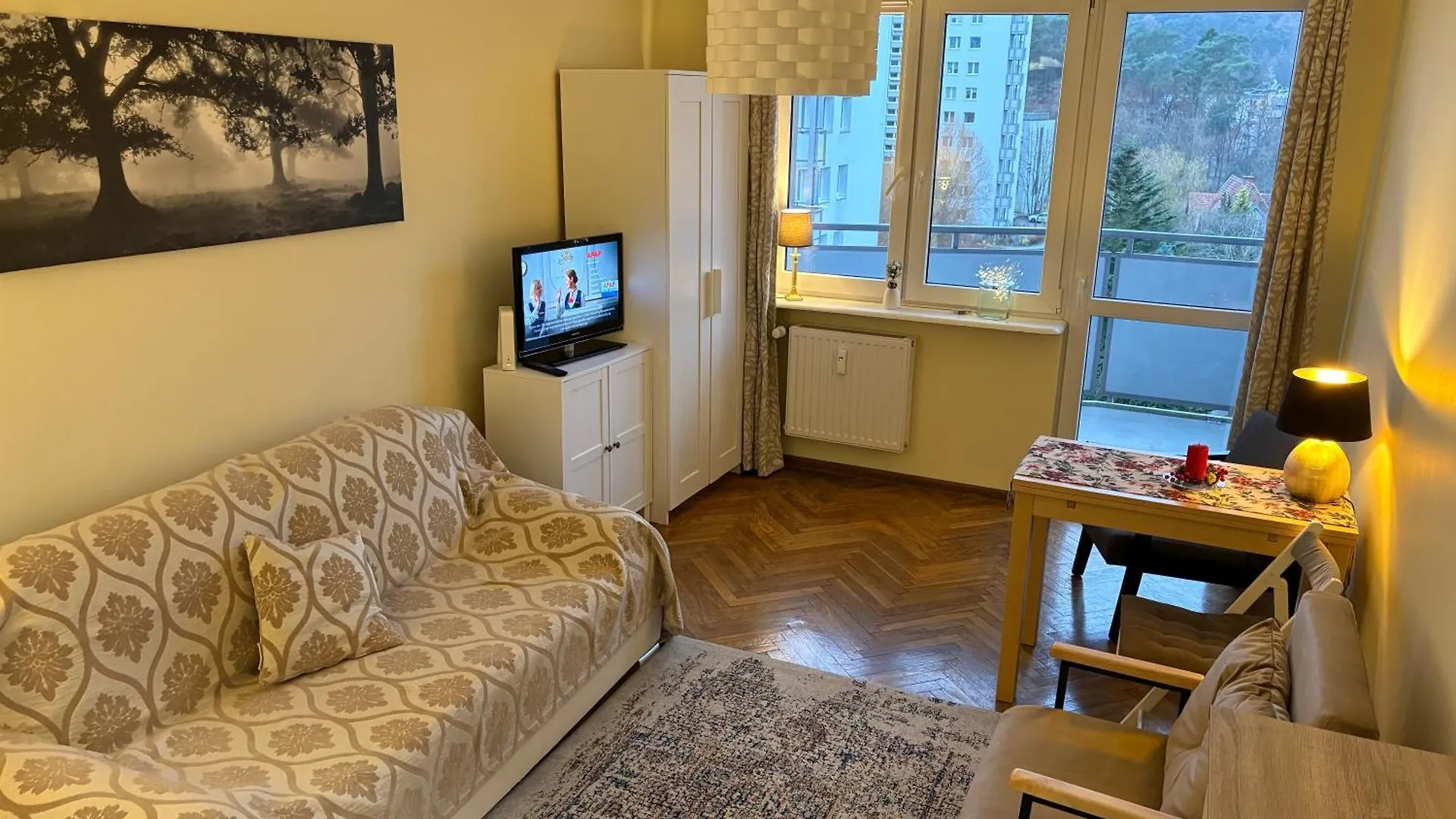 Sonnige 2 Zimmer Wohnung Im Wald - 15 Min Zum Meer Sopot