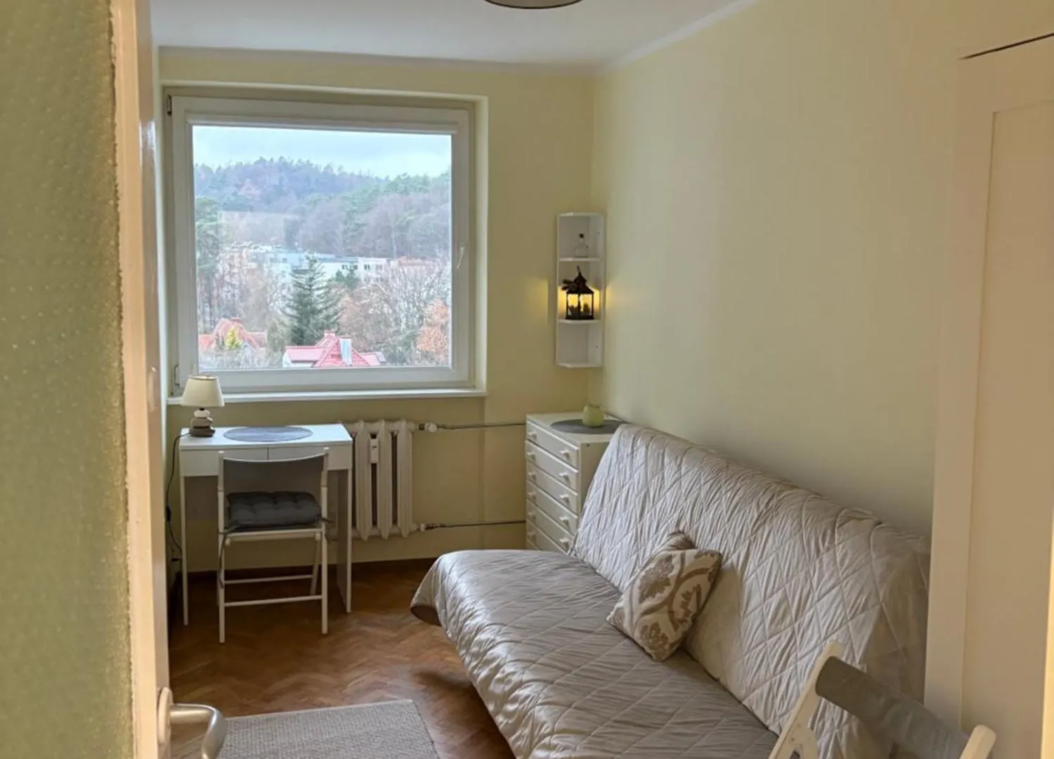 Sonnige 2 Zimmer Wohnung Im Wald - 15 Min Zum Meer Sopot 0*,  Poland